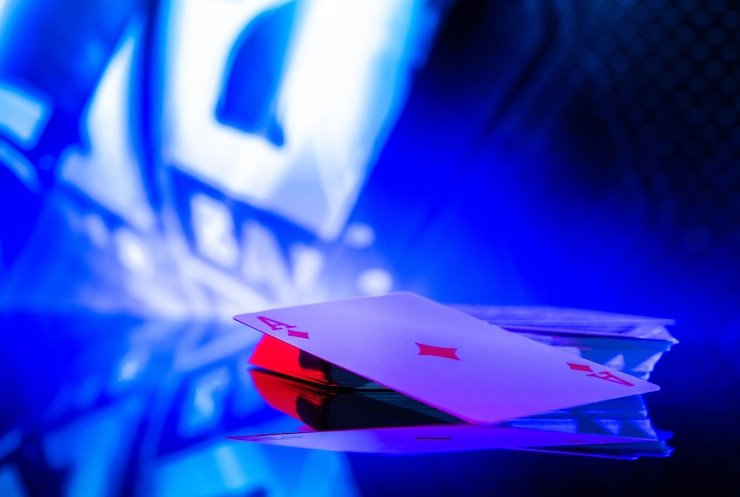 Studio live dealer Caribbean Stud Poker di kingbet188 menampilkan dealer profesional dan kartu real-time